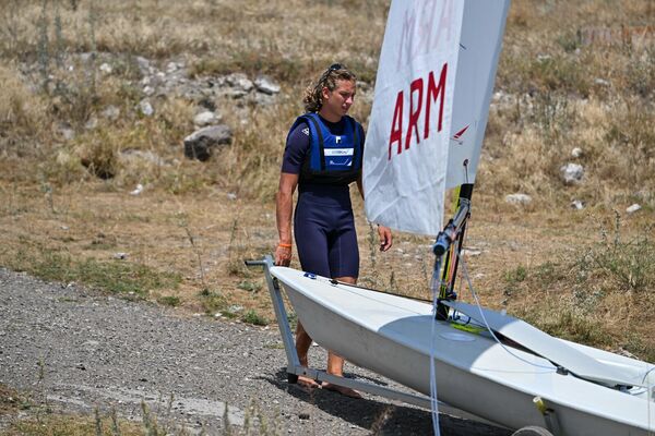 Международный мемориальный турнир по парусному спорту имени адмирала Исакова на озере Севан - Sputnik Армения