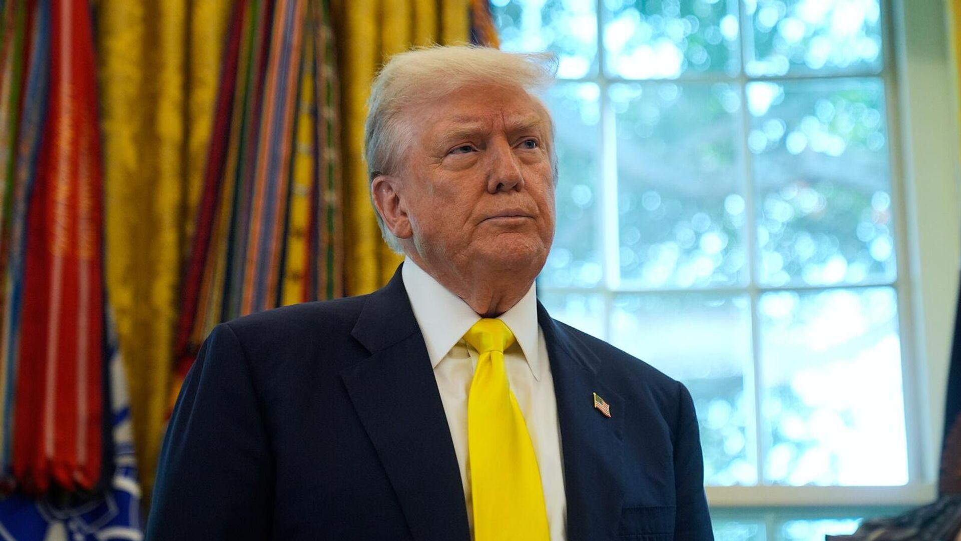 Президент США Дональд Трамп на встрече с журналистами в Овальном кабинете Белого дома (7 августа 2025). Вашингтон - Sputnik Армения, 1920, 13.10.2025