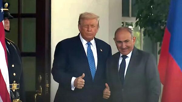 Пашинян уже в Белом доме, его встретил Трамп - Sputnik Армения