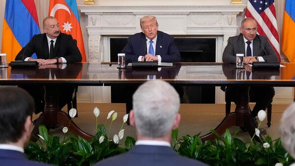 Трехсторонняя встреча лидеров Армении, США и Азербайджана (8 августа 2025). Вашингтон - Sputnik Армения