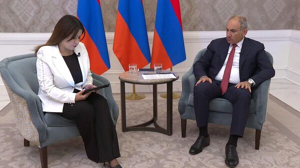 Նիկոլ Փաշինյանն ու Նազելի Բաղդասարյանը - Sputnik Արմենիա