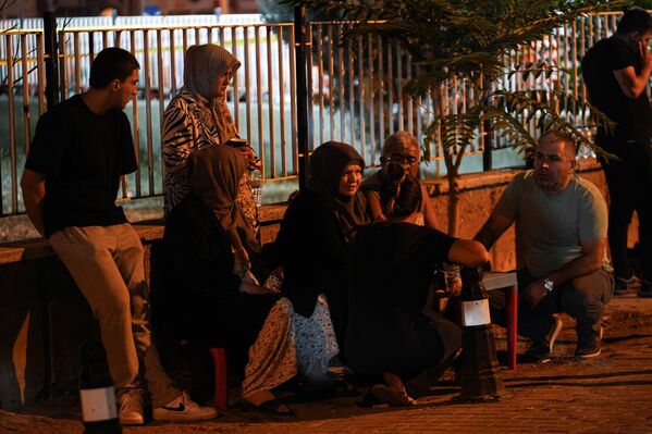 Толчки ощущались на западе мегаполиса около 20-30 секунд - Sputnik Армения