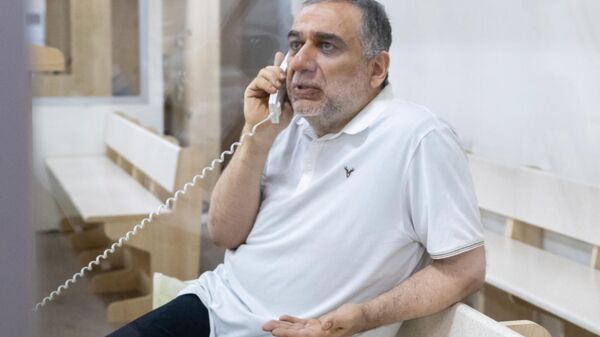 Рубен Варданян во время суда (12 августа 2025). Баку - Sputnik Армения