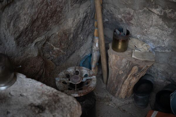 Հակոբ վանականի խուցը Տաթևի Մեծ անապատում - Sputnik Արմենիա