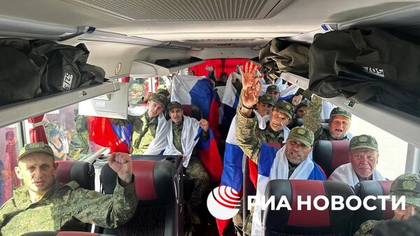 Российские военнослужащие, возвращенные с подконтрольной киевскому режиму территории - Sputnik Արմենիա