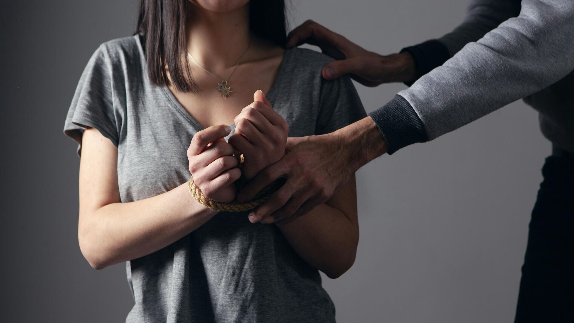 Домашнее насилие Домашнее насилие - Sputnik Армения, 1920, 07.12.2025