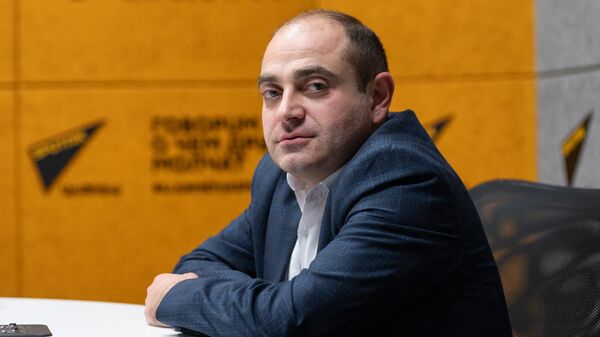 Эксперт по энергетической безопасности, кандидат технических наук - доцент Артур Аветисян в гостях радио Sputnik - Sputnik Армения