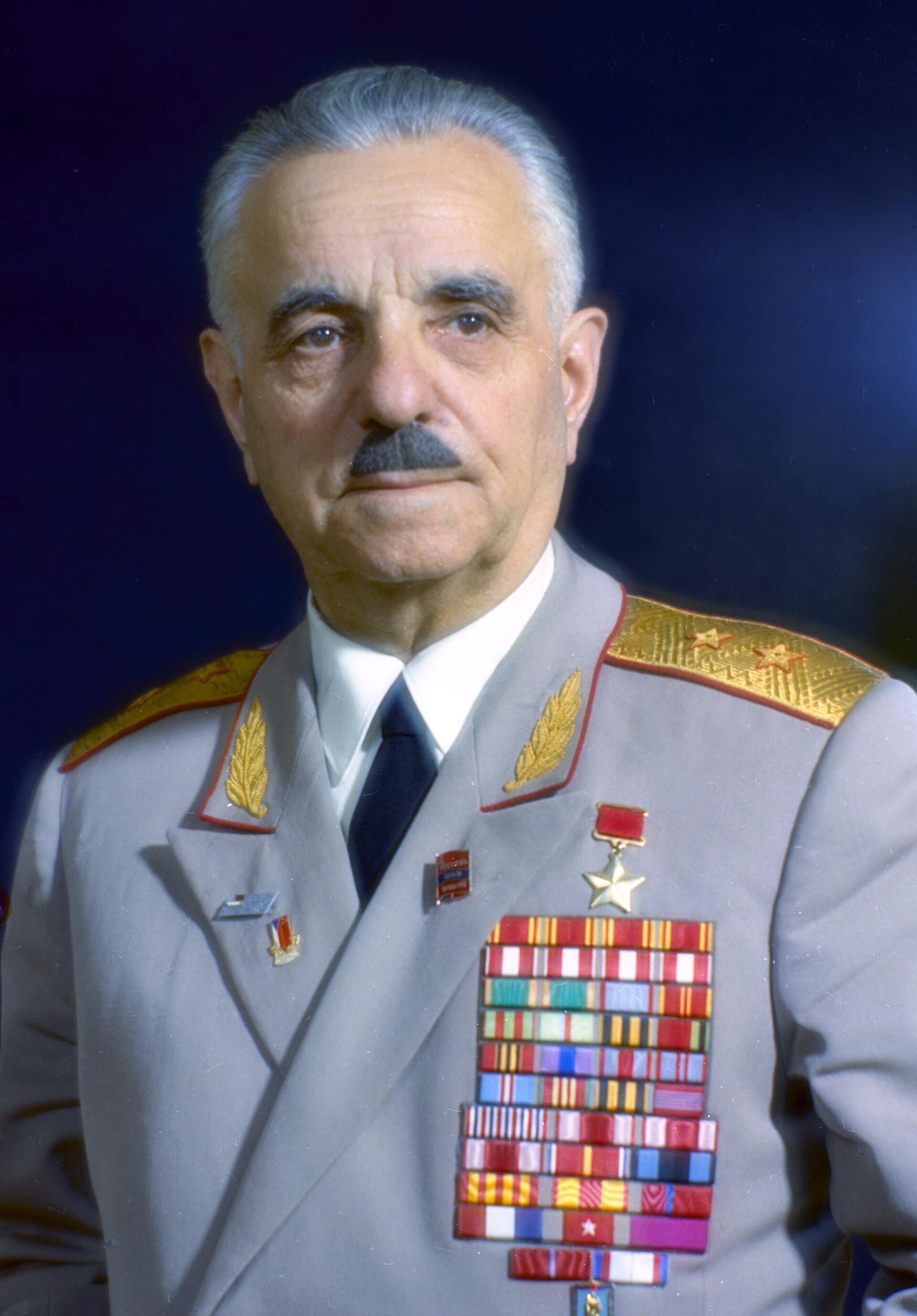 Герой Советского Союза, командир 73-го стрелкового корпуса 52-й армии 1-го Украинского фронта генерал-лейтенант Саркис Мартиросян (1900-1984) - Sputnik Армения, 1920, 15.08.2025