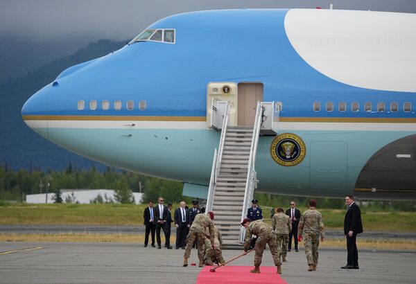 ԱՄՆ նախագահին տեղափոխող ինքնաթիռը Էլմենդորֆ-Ռիչարդսոն միացյալ կայանում - Sputnik Արմենիա