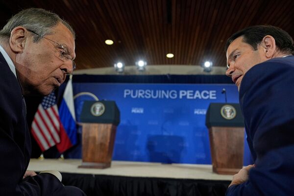 Սերգեյ Լավրովն ու Մարկո Ռուբիոն ՌԴ և ԱՄՆ նախագահների համատեղ մամուլի ասուլիսից առաջ - Sputnik Արմենիա