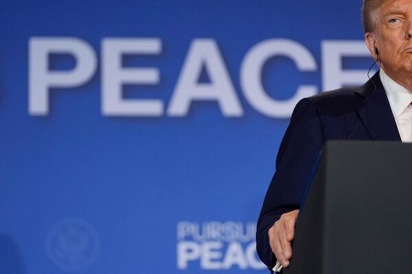 ԱՄՆ նախագահ Դոնալդ Թրամփը ՌԴ նախագահի հետ համատեղ մամուլի ասուլիսի ժամանակ - Sputnik Արմենիա