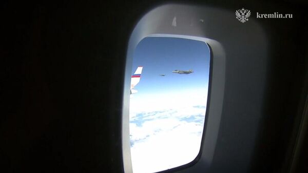 Истребители F-22 сопроводили борт Президента России по пути с Аляски в Россию - Sputnik Армения