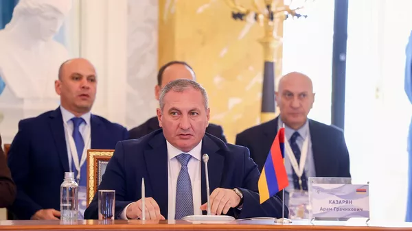 Начальник полиции МВД, замминистра внутренних дел Арам Казарян на очередном заседании Совета министров внутренних дел государств – участников СНГ (12 августа 2025). Санкт-Петербург - Sputnik Армения