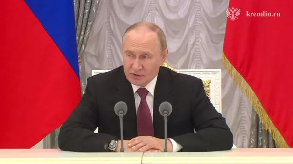 По возвращении из Соединённых Штатов Владимир Путин провёл совещание по итогам российско-американских переговоров - Sputnik Армения