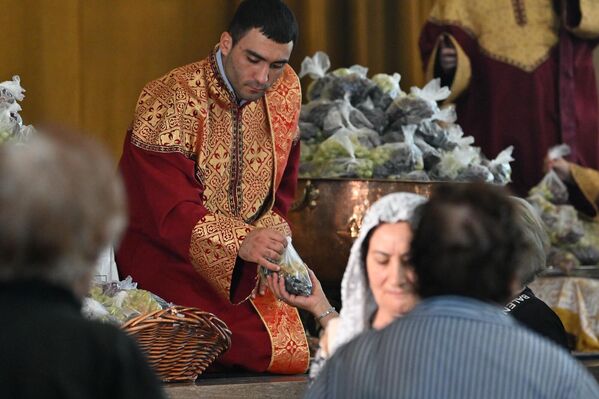 Խաղողօրհնեքի արարողությունը Սուրբ Գրիգոր Լուսավորիչում - Sputnik Արմենիա