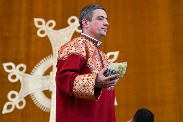 Խաղողօրհնեքը Սուրբ Գրիգոր Լուսավորիչ եկեղեցում - Sputnik Արմենիա