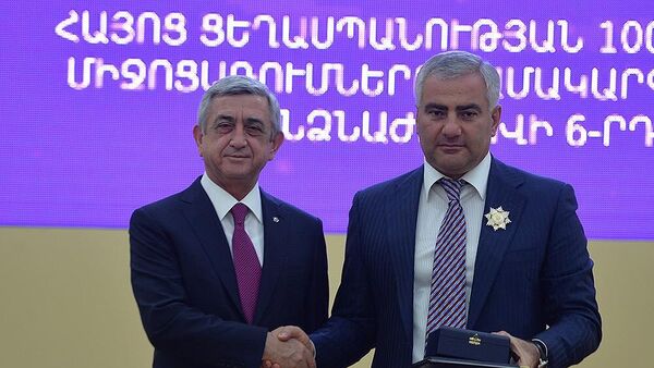 Серж Саргсян и Самвел Карапетян на шестом заседании Государственной комиссии по координации мероприятий, посвященных 100-летию Геноцида армян (26 сентября 2015). Еревaн - Sputnik Армения