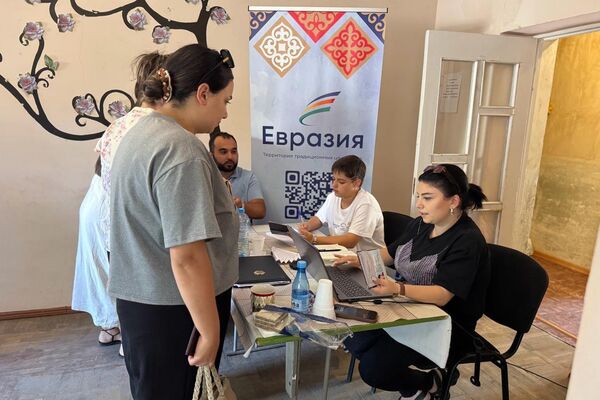 Արցախից տեղահանված շուրջ 2000 ընտանիք արդեն ռուսական մարդասիրական օգնություն է ստացել - Sputnik Արմենիա