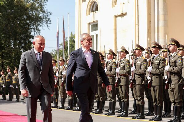 Իրանի նախագահ Մասուդ Փեզեշքիանի դիմավորման հանդիսավոր արարողությունը - Sputnik Արմենիա