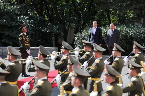 Իրանի նախագահ Մասուդ Փեզեշքիանի դիմավորման հանդիսավոր արարողությունը - Sputnik Արմենիա