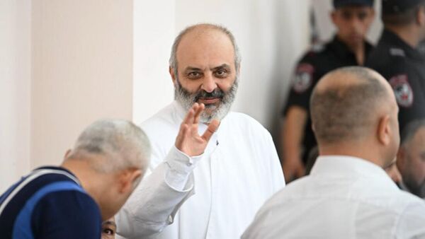 Баграт Галстанян прибыл на судебное заседание по своему делу (19 августа 2025). Еревaн - Sputnik Армения