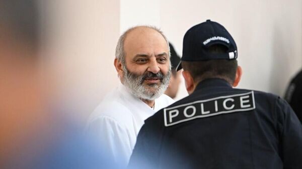 Բագրատ սրբազանը դատարանում - Sputnik Արմենիա