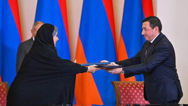 Հուշագրի ստորագրման ժամանակ - Sputnik Արմենիա