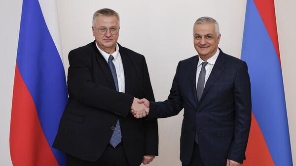 Հանդիպել են ՀՀ ու ՌԴ փոխվարչապետները - Sputnik Արմենիա