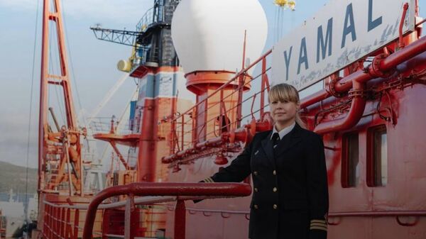 Марина Старовойтова - первая в истории женщина капитан атомного ледокола - Sputnik Армения