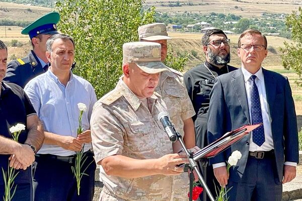 Գյումրիում հարգանքի տուրք մատուցվեց մայոր Մոնտրեզորի ջոկատի զինվորների հիշատակին - Sputnik Արմենիա