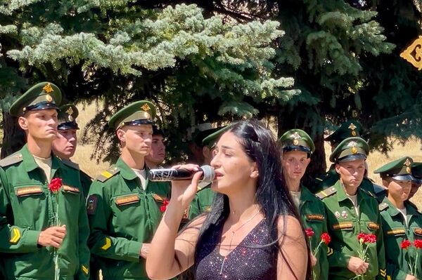 Գյումրիում հարգանքի տուրք մատուցվեց մայոր Մոնտրեզորի ջոկատի զինվորների հիշատակին - Sputnik Արմենիա