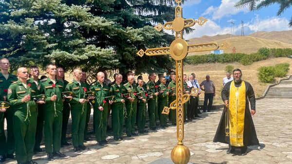 Գյումրիում հարգանքի տուրք մատուցվեց մայոր Մոնտրեզորի ջոկատի զինվորների հիշատակին - Sputnik Արմենիա