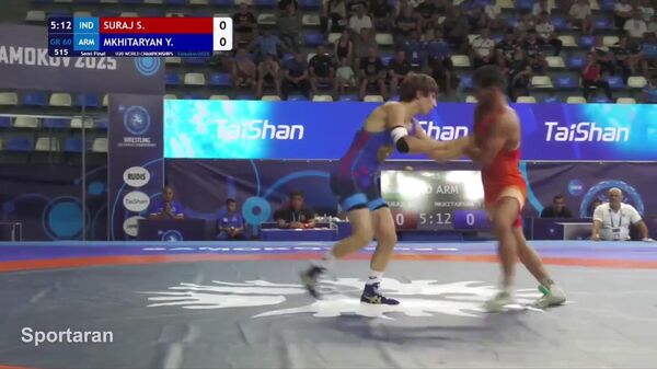 Армянский борец разгромил чемпиона мира в Болгарии - Sputnik Армения