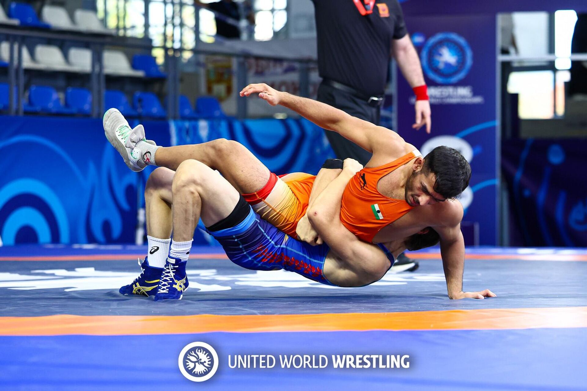 Поединком между Юриком Мхитаряном и Суражем Суражем (Индия) на ЧМ (до 20) по греко-римской борьбе (21 августа 2025). Самоков - Sputnik Армения, 1920, 21.08.2025