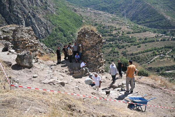 Պեղումներ Բաղաբերդում - Sputnik Արմենիա