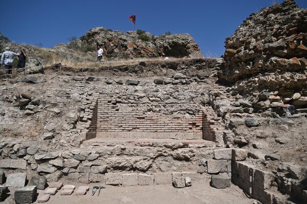 Раскопки в крепости Багаберд в Сюнике - Sputnik Армения