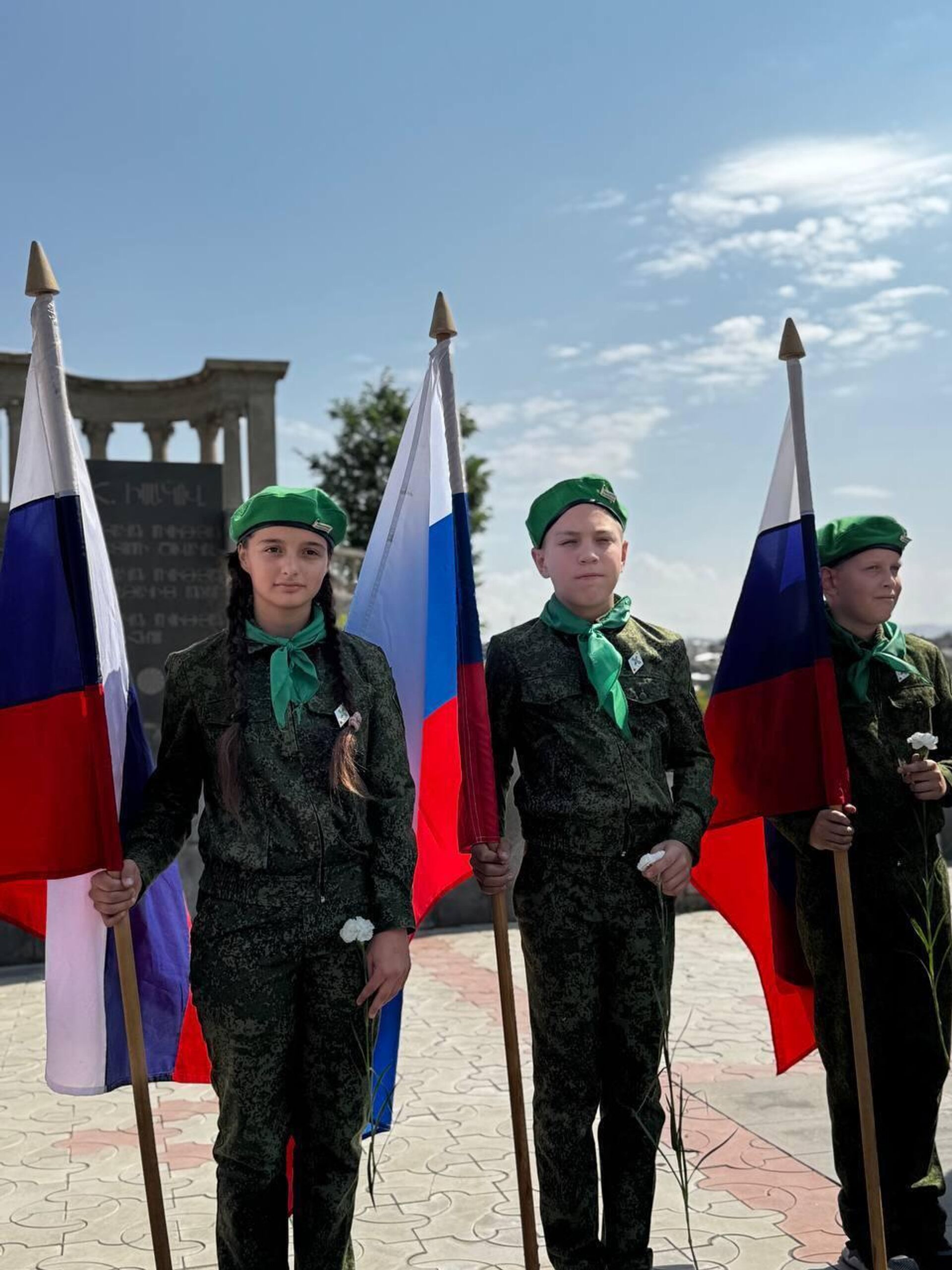 У памятника адмиралу Исакову состоялось торжественное мероприятие (22 августа 2025). Еревaн - Sputnik Արմենիա, 1920, 22.08.2025