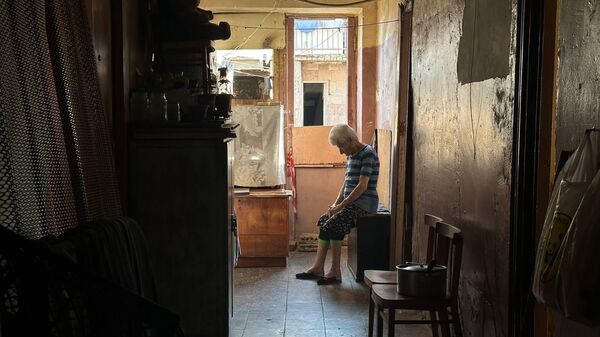 Վարդաշենի 4-րդ հարկի վթարային շենքի բնակիչներից Ռիմա տատիկը - Sputnik Արմենիա