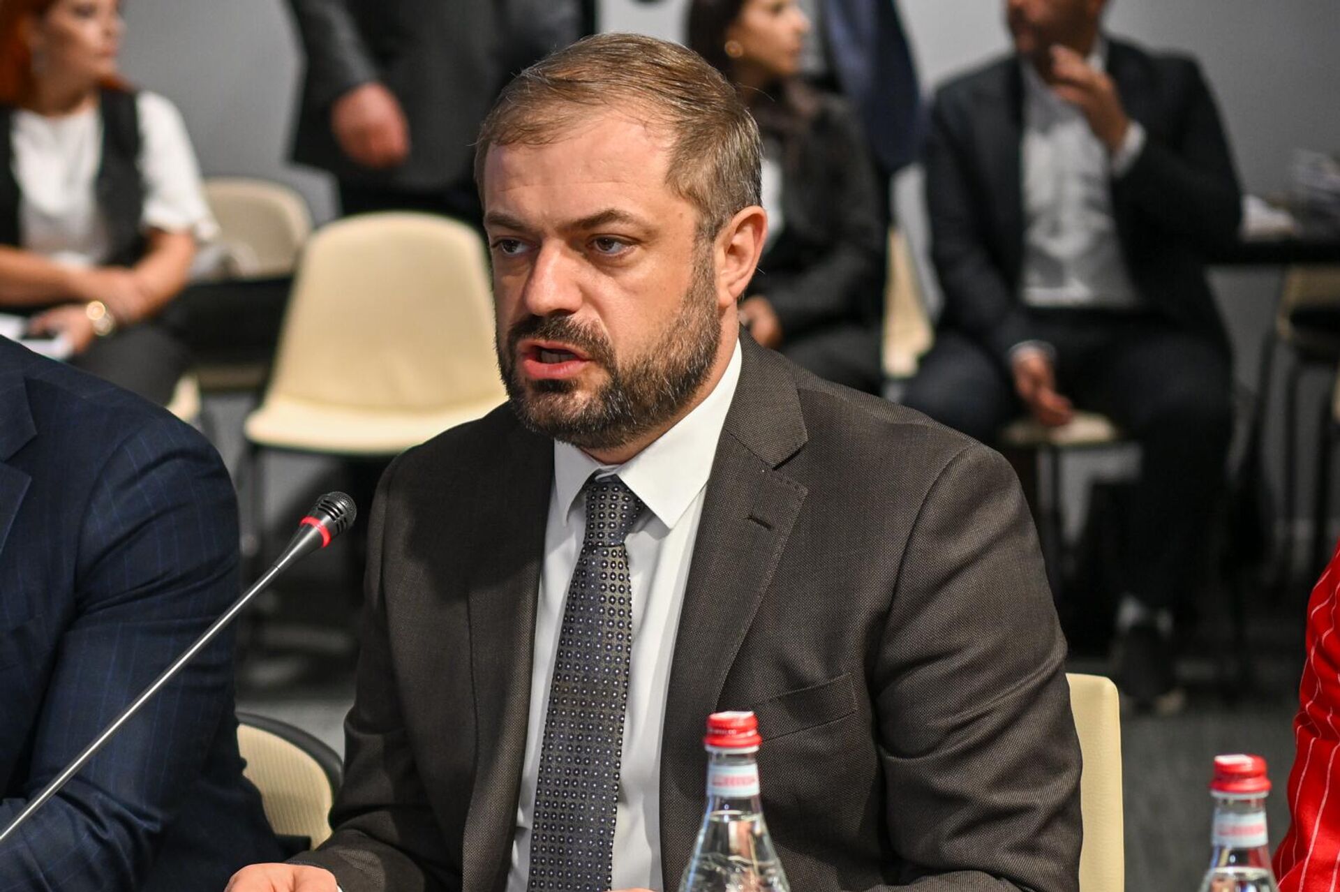 Министр экономики Геворг Папоян на 4-ом заседании межправительственной совместной комиссии по экономическому сотрудничеству между Арменией и Ираком (26 августа 2025). Еревaн - Sputnik Արմենիա, 1920, 26.08.2025