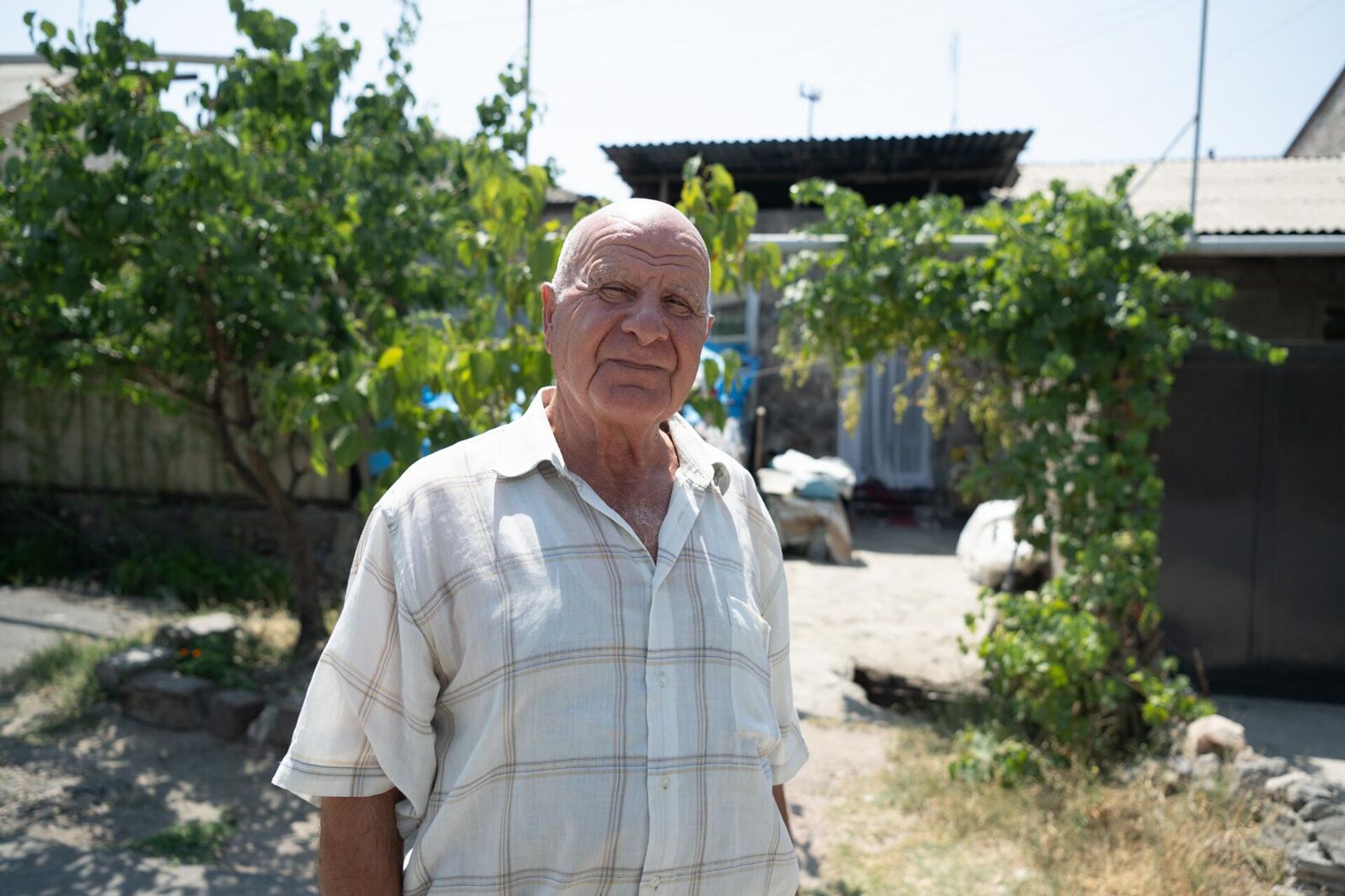 Житель аварийного дома в Нор Харберде Амазасп Хачатрян Житель аварийного дома в Нор Харберде Амазасп Хачатрян - Sputnik Արմենիա, 1920, 26.08.2025