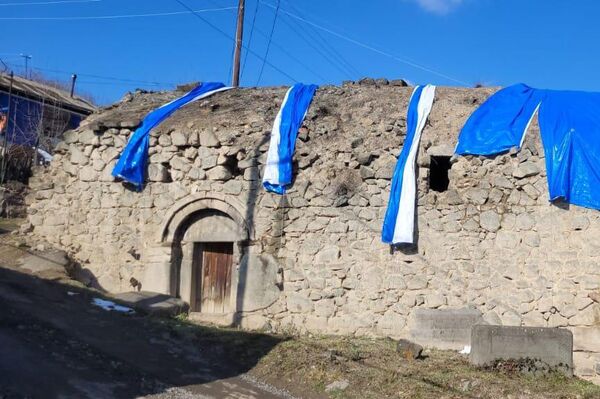 Церковь в районе Барабатум Капана до реставрации - Sputnik Армения