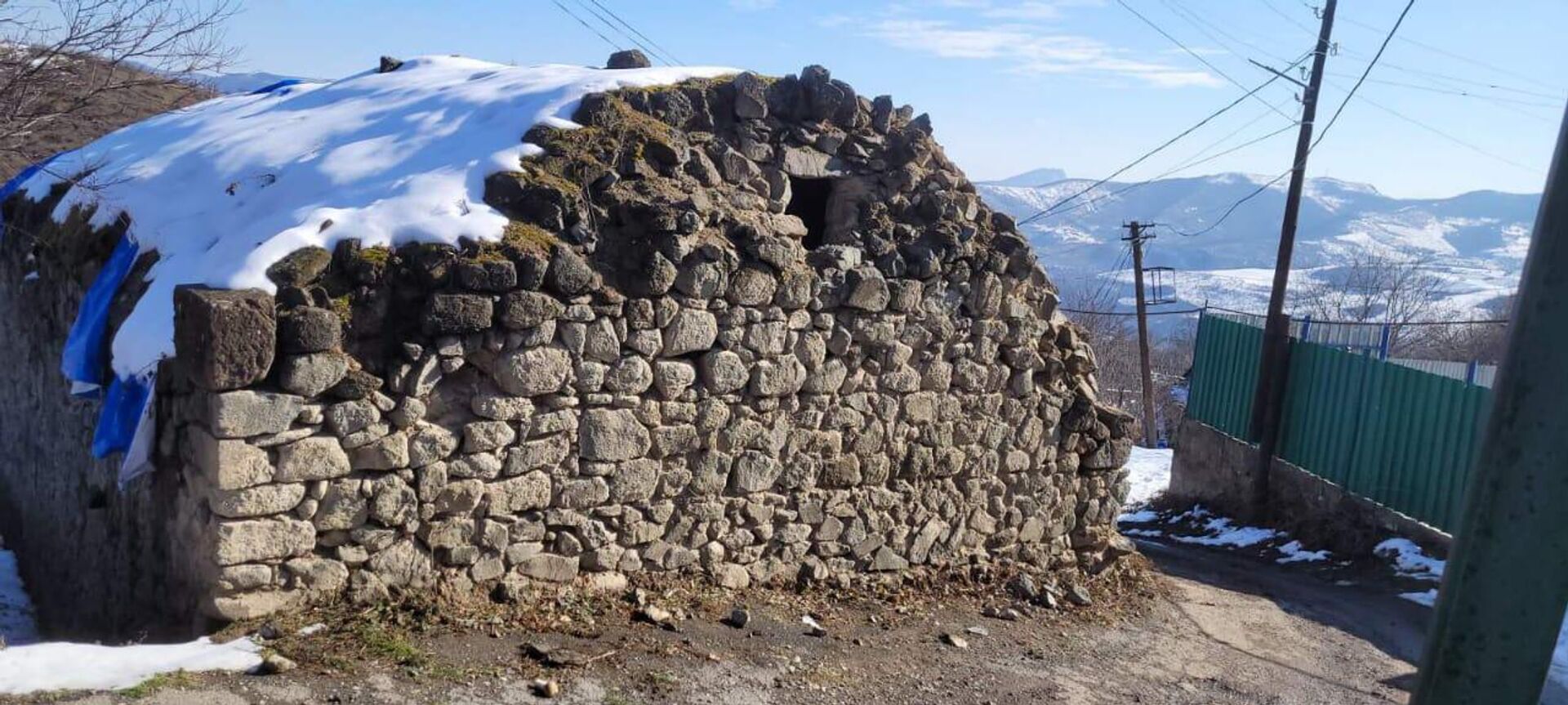 Церковь в районе Барабатум Капана до реставрации Церковь в районе Барабатум Капана до реставрации - Sputnik Արմենիա, 1920, 27.08.2025