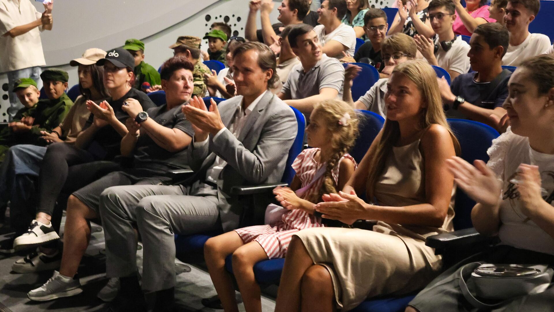 Церемония открытия всероссийской акции Ночь кино в Доме Москвы (27 августа 2025). Еревaн Церемония открытия всероссийской акции Ночь кино в Доме Москвы (27 августа 2025). Еревaн - Sputnik Армения, 1920, 27.08.2025