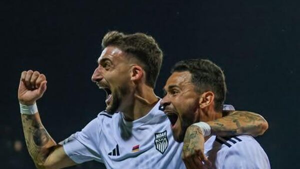 Игроки ФК Ноа празднуют гол в ворота Олимпии в матче Лиги конференций Европы (28 августа 2025). Абовян - Sputnik Армения