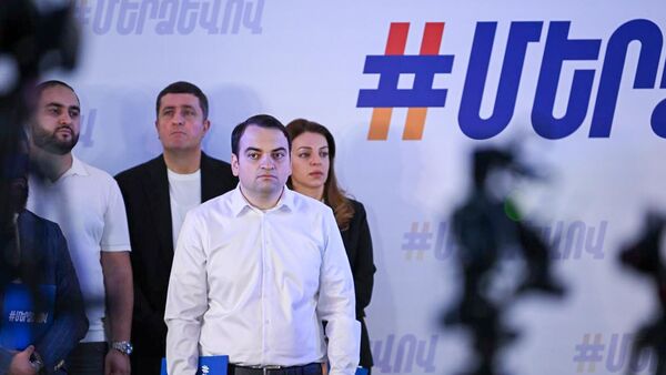 Нарек Карапетян во время презентации народного движения По-нашему, основанного по инициативе мецената и предпринимателя Самвела Карапетяна (29 августа 2025). Еревaн - Sputnik Армения