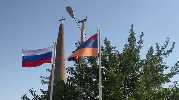 Հայաստանի ու Ռուսաստանի դրոշները - Sputnik Արմենիա