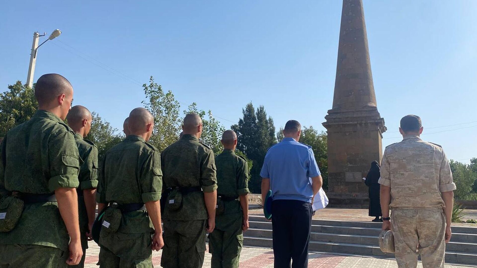 Панихида по погибшим в Ошаканской битве у памятника (29 августа 2025). Ошакан - Sputnik Армения, 1920, 29.08.2025