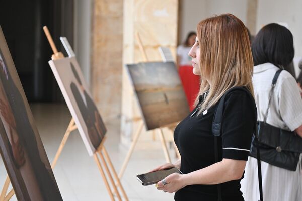 Ցուցահանդեսի լուսանկարների մեծ մասի հեղինակը Կարմիր խաչի աշխատակից Քնարիկ Սերոբյանն է - Sputnik Արմենիա