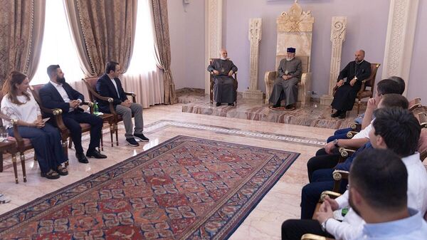 Католикос Гарегин II принял представителей движения По-своему во главе с Нареком Карапетяном (30 августа 2025). Эчмиадзин - Sputnik Армения