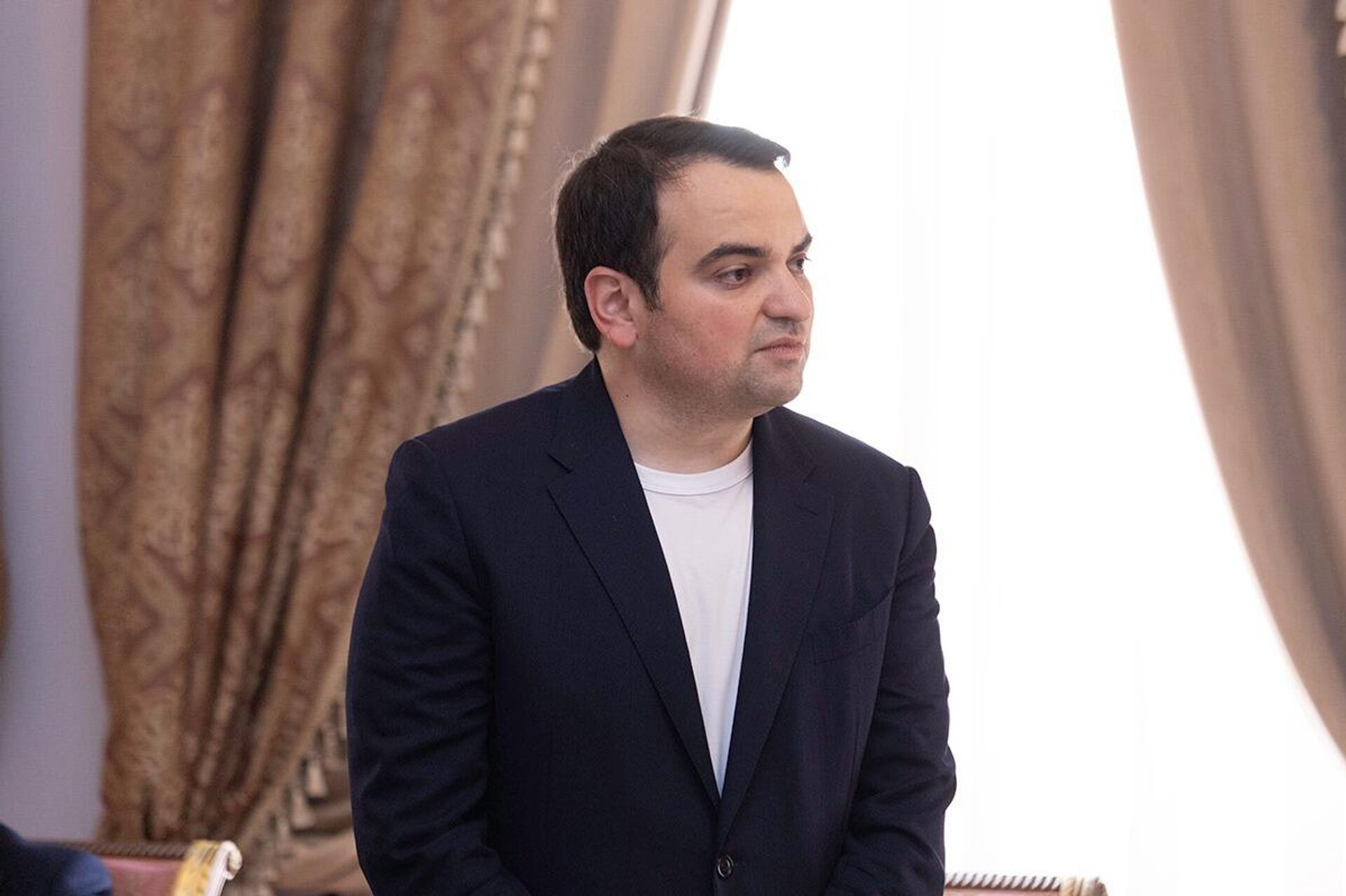 Католикос Гарегин II принял представителей движения По-своему во главе с Нареком Карапетяном (30 августа 2025). Эчмиадзин - Sputnik Армения, 1920, 30.08.2025